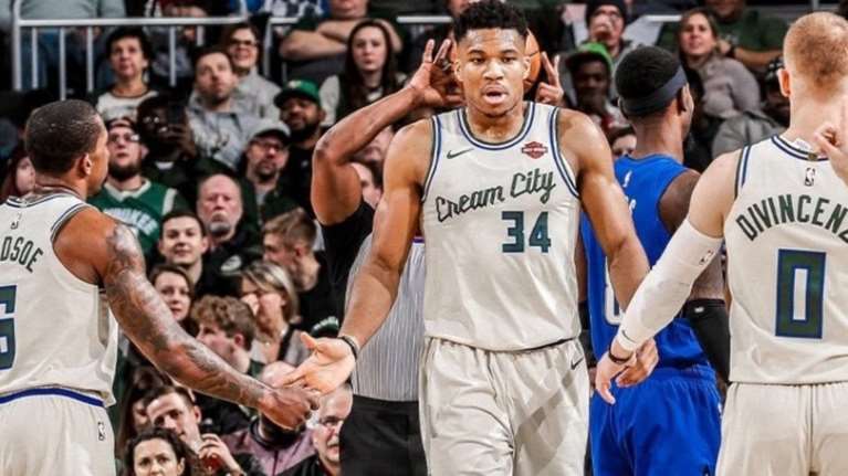 Ρεσιτάλ Αντετοκούνμπο: 15η σερί νίκη για τους Μπακς