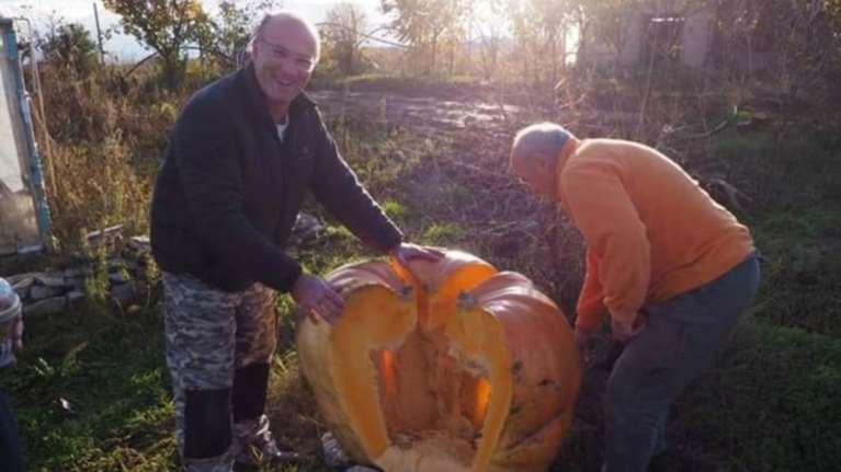 Πτολεμαΐδα: Κολοκύθα 200 κιλών, δεν πίστευαν στα μάτια τους [εικόνες]