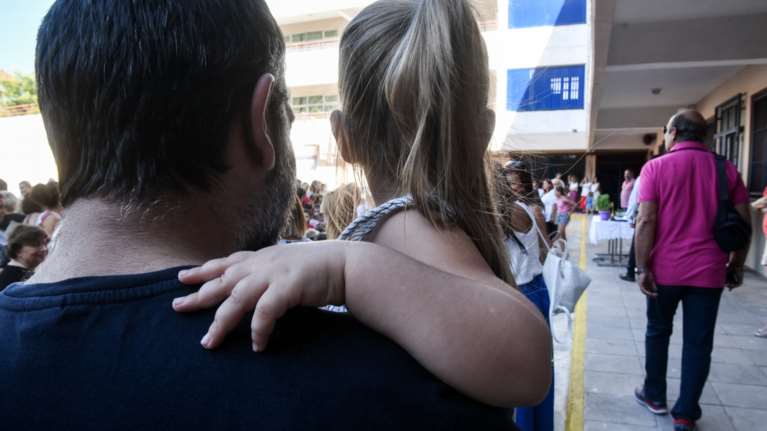 Αμπελόκηποι: Πατέρας έδειρε 11χρονο μαθητή επειδή μάλωσε με την κόρη του