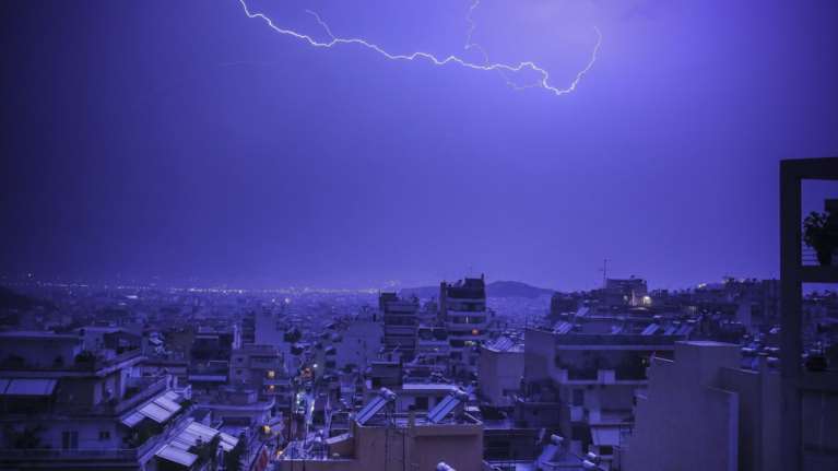 Η «Διδώ» θα σαρώσει την Ελλάδα και την Τετάρτη, βροχές και χιόνια