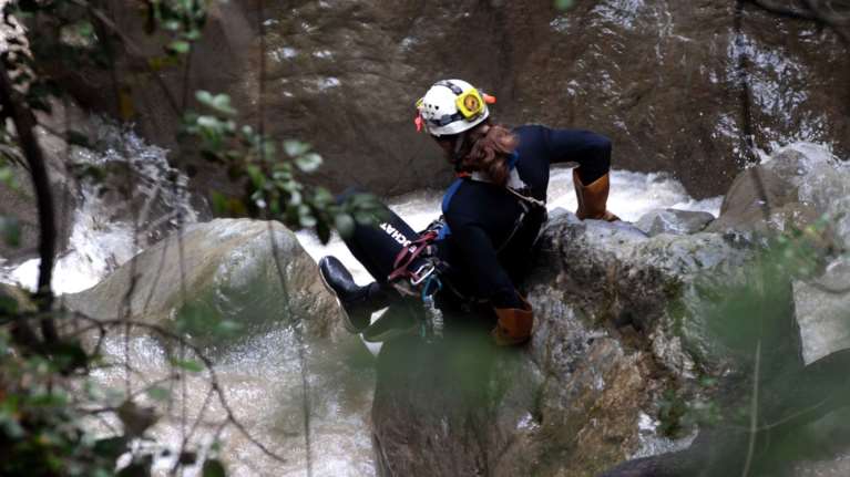 Βέροια: Έρευνα για ΙΧ που πιθανόν παρασύρθηκε από χείμαρρο