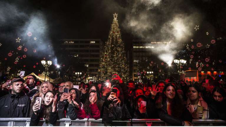 Όλα όσα έγιναν στην τελετή φωταγώγησης του Συντάγματος [φωτο]