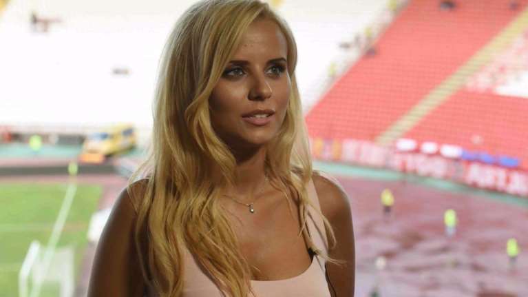 Η καλλονή Τατιάνα Σαΐκοβιτς έβαλε ήδη... γκολ στο Καραϊσκάκη  [εικόνες]