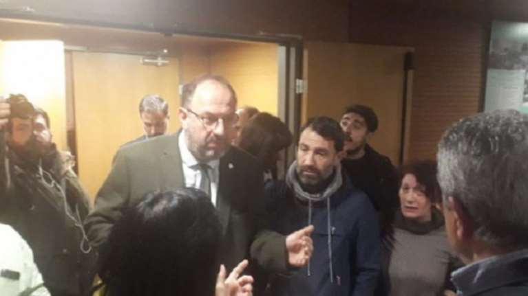 Ενταση στη Θεσσαλονίκη για τον ΟΑΣΘ - Επίθεση στη Νοτοπούλου [βίντεο]