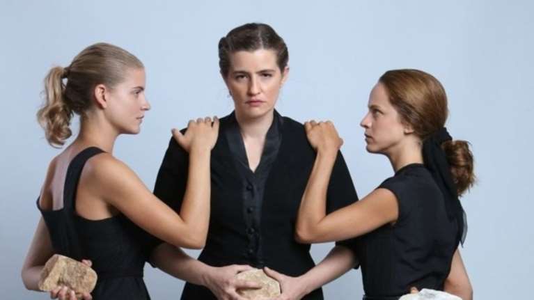 «Αγριες Μέλισσες»: Μυρσίνη ξανά εναντίον τριών αδελφών απόψε