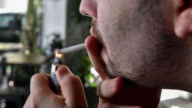 Στο ΣτΕ προσφεύγουν καταστηματάρχες για τον αντικαπνιστικό νόμο