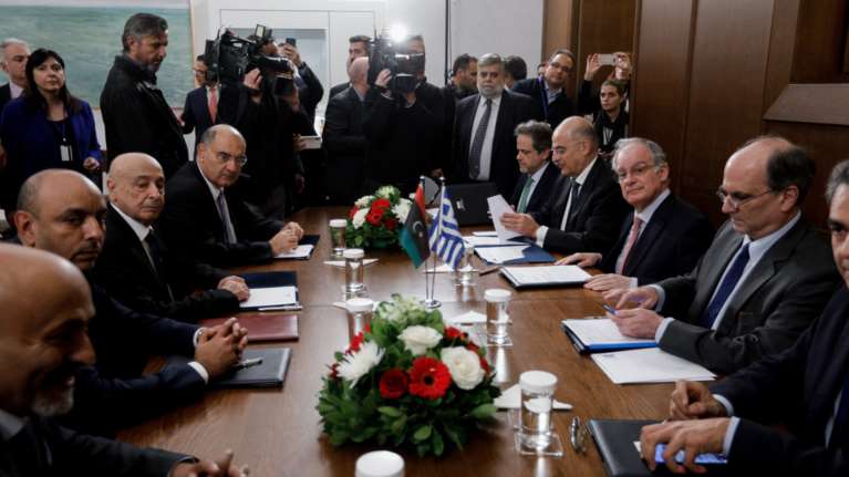 Βουλή: Συνάντηση Τασούλα-Δένδια με τον πρόεδρο της Βουλής της Λιβύης