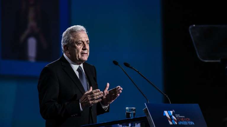 Αβραμόπουλος: Δεν πάει σε διπλωματικό φόρουμ λόγω συμμετοχής του Τουρκοκύπριου ηγέτη Τατάρ