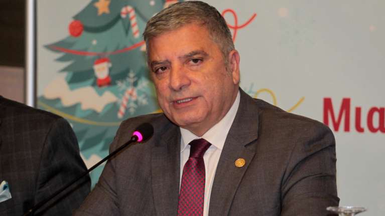 Αναβάλλεται η φωταγώγηση του δένδρου της Περιφέρειας Αττικής