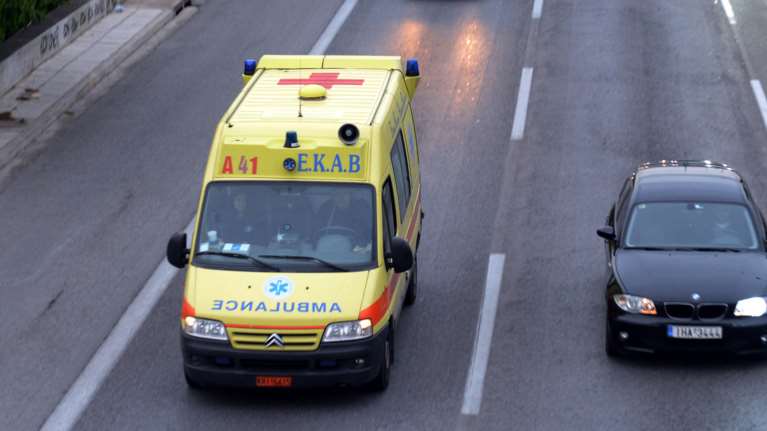 Ενας 16χρονος έπεσε από γέφυρα στην Κηφισίας