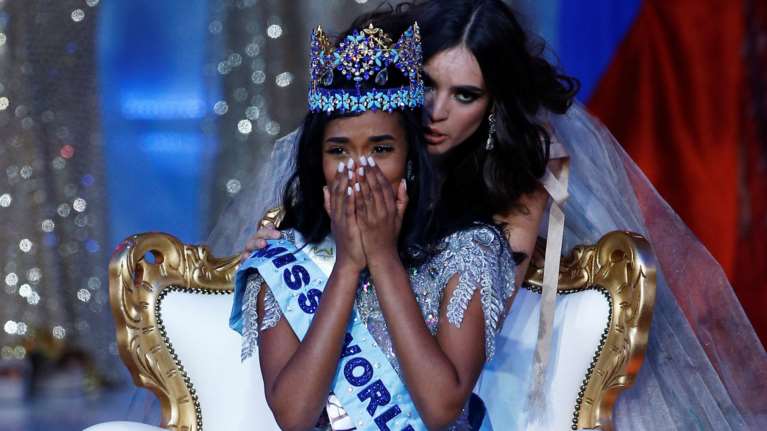 Τζαμακαϊνή και φεμινίστρια η νέα εντυπωσιακή Μις Κόσμος