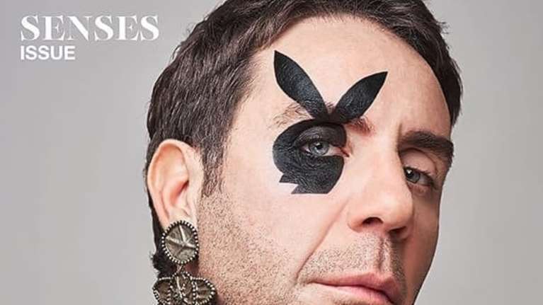 Ο Γιώργος Μαζωνάκης εξώφυλλο στο Playboy- Με βαμμένο νύχι