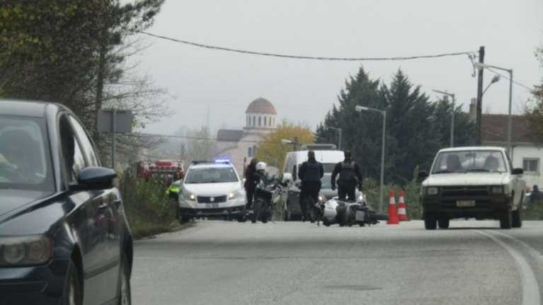 Τροχαίο με αστυνομικούς της ομάδας ΔΙΑΣ στα Τρίκαλα (βίντεο)