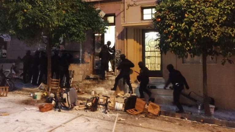 ΕΛ.ΑΣ για την επιχείρηση στο Κουκάκι: Δεν ασκήθηκε καμία βία