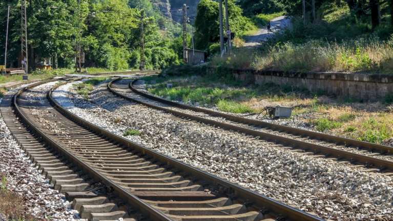 Μετωπική σύγκρουση τρένων στη Ρουμανία - 10 τραυματίες