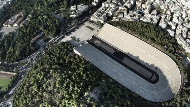 Θρίλερ στο Καλλιμάρμαρο: Αλλοδαπή βρέθηκε κρεμασμένη με λουρί σκύλου