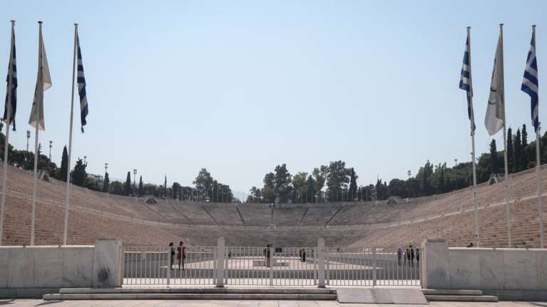 Θρίλερ  με 25χρονη καλλονή - Εντοπίστηκε κρεμασμένη με λουρί σκύλου