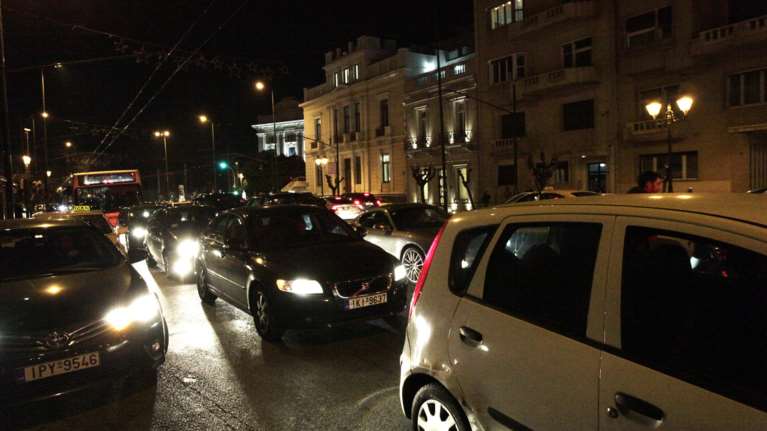 Κίνηση: «Χάος» στους δρόμους της Αθήνας