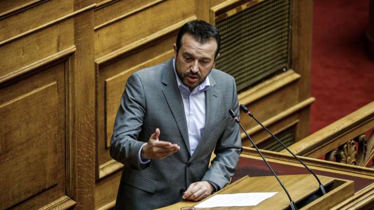 «Τρολάρισμα» Νίκου Παππά  με χριστουγεννιάτικη κάρτα στη ΝΔ