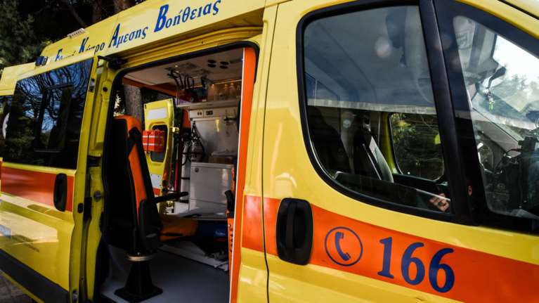 Καραμπόλα στη λεωφόρο Κηφισίας στο ύψος του ΚΑΤ- Τρια αυτοκίνητα και μια μοτοσυκλέτα