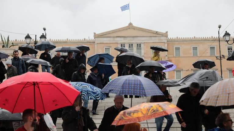 Kαιρός: Παραμονή Χριστουγέννων με καταιγίδες,  μποφόρ &amp; χιόνια