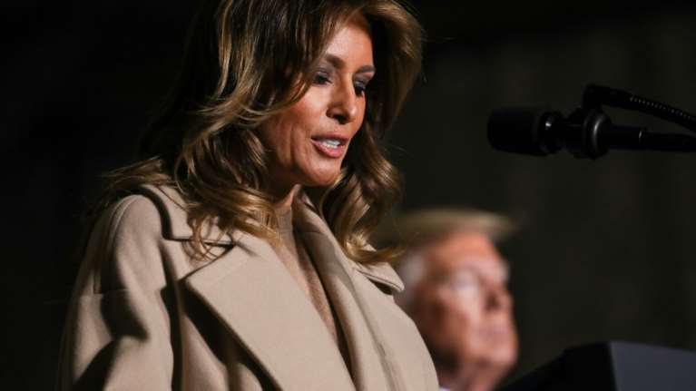 Τι δώρο θα κάνει στη Μελάνια; Αναποφάσιστος ακόμη ο Τραμπ