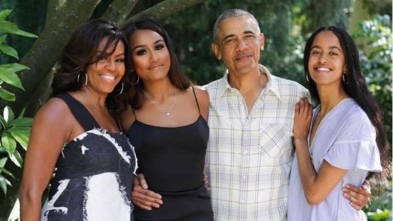 Πως και τι ευχήθηκαν οι Ομπάμα για τα φετινά Χριστούγεννα [εικόνες]