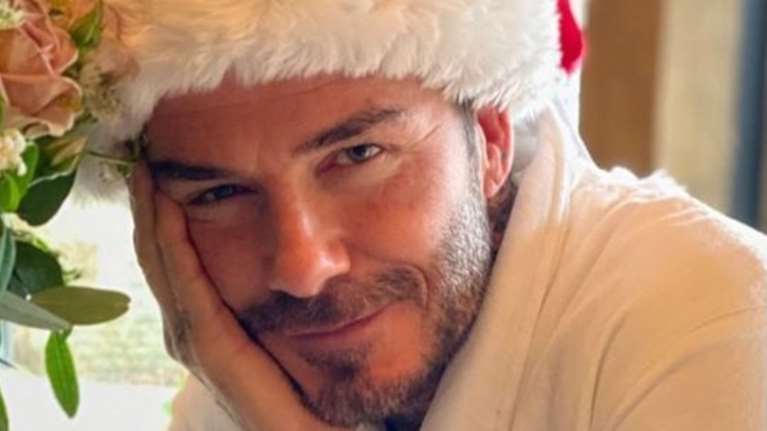 Ο Ντέιβιντ Μπέκαμ είναι ο πιο σέξι Αγιος Βασίλης που έχετε δει [εικόνα]