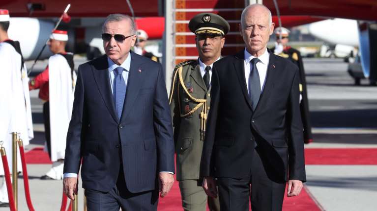 Αιφνιδιαστικά στην Τυνησία ο Ερντογάν - Συμφωνίες για Μεσόγειο