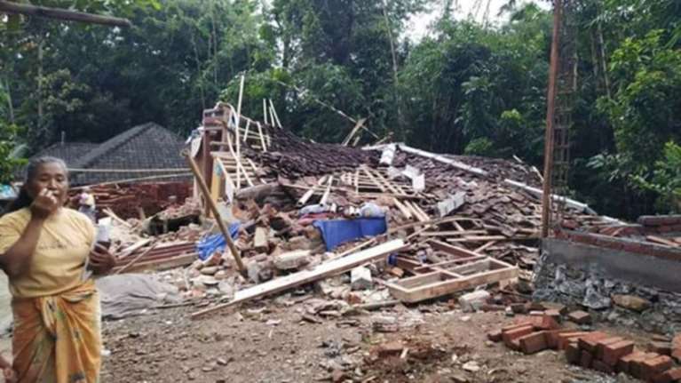 «Μαύρη» επέτειος: 15 χρόνια από το τσουνάμι με 230.000 νεκρούς [εικόνες]