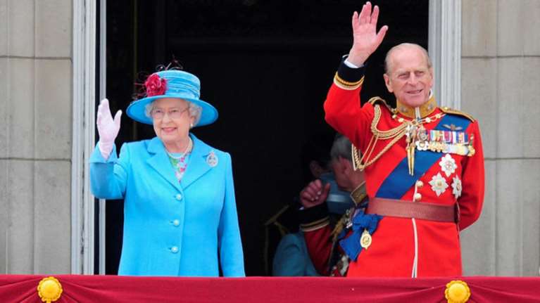Βασίλισσα Ελισάβετ: Δεν πήγε στο νοσοκομείο να δει τον Φίλιππο - Η ερμηνεία