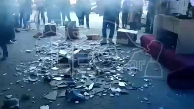 Έσπασαν 10.000 πλακάκια και 5 λεκάνες τουαλέτας, σε γλέντι στην Καβάλα-Vid