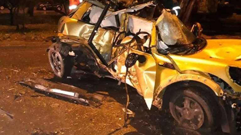 Τραγωδία - Βούλα: Νεκρή 19χρονη σε τροχαίο, σοβαρά η φίλη της