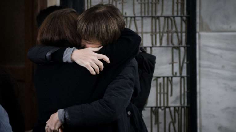 Θάνος Μικρούτσικος: Εκλαψαν όλοι με τα λόγια της συζύγου του Μαρίας