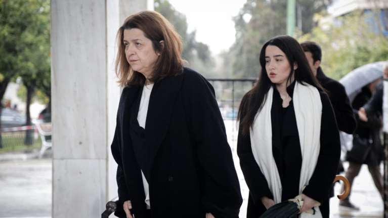 Θάνος Μικρούτσικος: Ξέσπασε σε λυγμούς η μικρή του κόρη