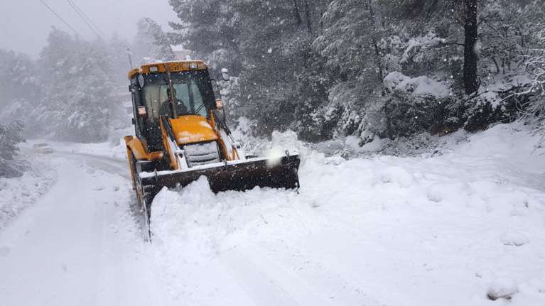 Εκλεισε η Πεντέλης - Νέας Μάκρης λόγω της έντονης χιονόπτωσης