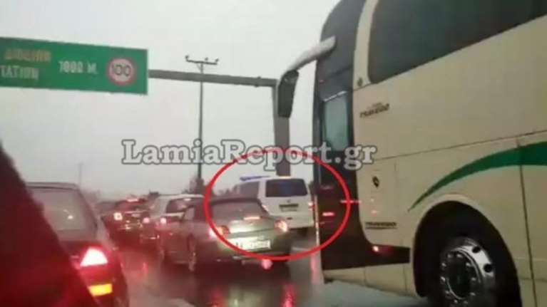 Ντροπή: Αδιόρθωτοι «Ελληνάρες» μπλόκαραν ασθενοφόρο στη ΛΕΑ