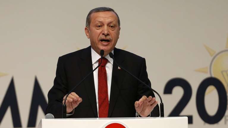 Politico: Γιατί η Τουρκία απομακρύνεται από τη Δύση