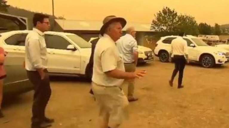 «Να ντρέπεσαι»: Οργή Αυστραλών πυροπαθών κατά του πρωθυπουργού