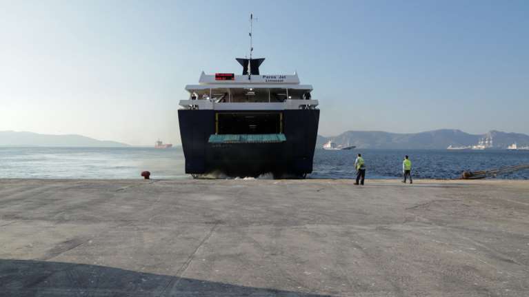 Σταδιακή άρση του απαγορευτικού απόπλου - Αναχωρούν τα πλοία