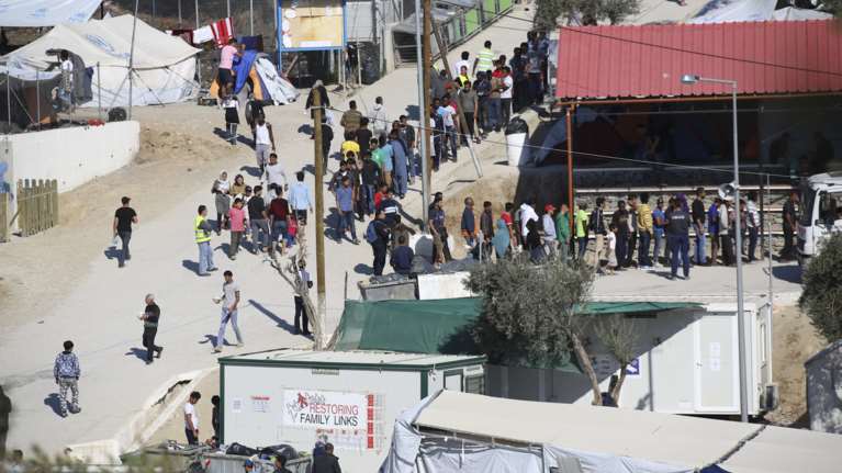 Επεισόδια και χημικά έξω από τον καταυλισμό της Μόριας
