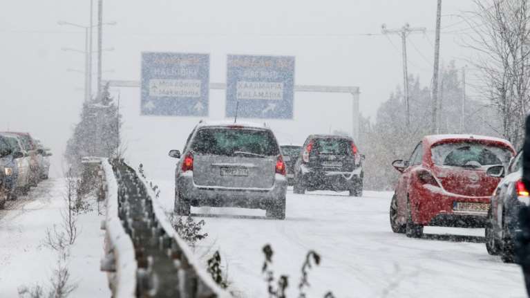 Κακοκαιρία «Ηφαιστίων»:Τσουχτερό κρύο &amp; χιόνια και στην Αττική
