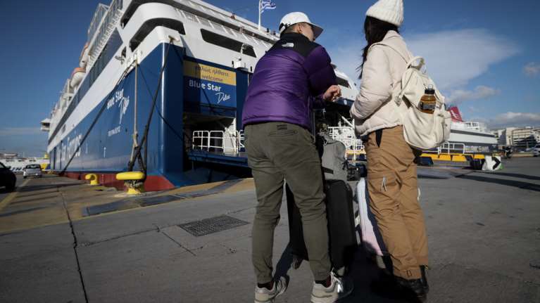 Ο «Ηφαιστίωνας» δένει στους κάβους τα πλοία