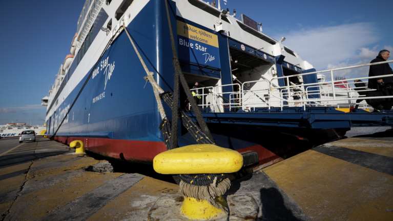 Κακοκαιρία «Ηφαιστίων»: Σε ισχύ το απαγορευτικό για τα πλοία