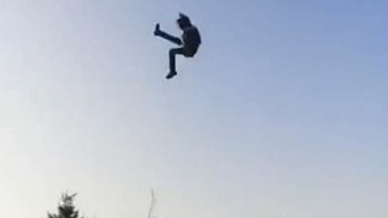 Σοκαριστικό βίντεο: Αγοράκι εκτοξεύεται από παιχνίδι σε λούνα παρκ