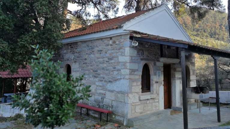 Θάσος: Πυροβόλησαν εικόνες σε δύο εκκλησάκια!