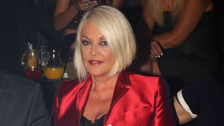 Έξαλλη η Κορομηλά με τη Μπάρμπα: Γούστο μου και καπέλο μου