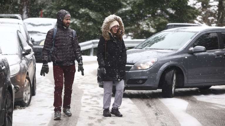 Meteo: Βελτιώνεται από αύριο ο καιρός - Επιμένει το κρύο