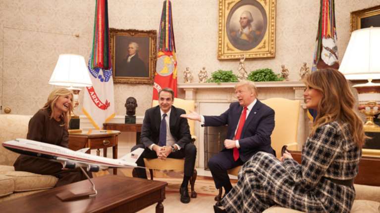 «Σε χρίζω Πρώτη Κυρία!» - Τι είπε ο Τραμπ στη Μαρέβα