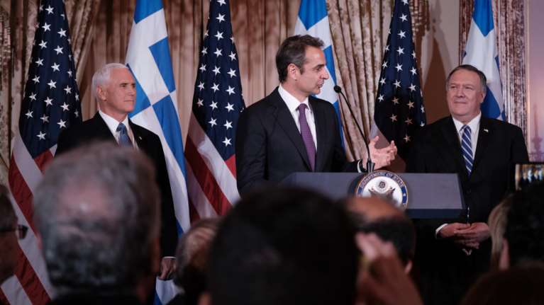 Εγκώμια Πενς και Πομπέο σε Μητσοτάκη για την οικονομία